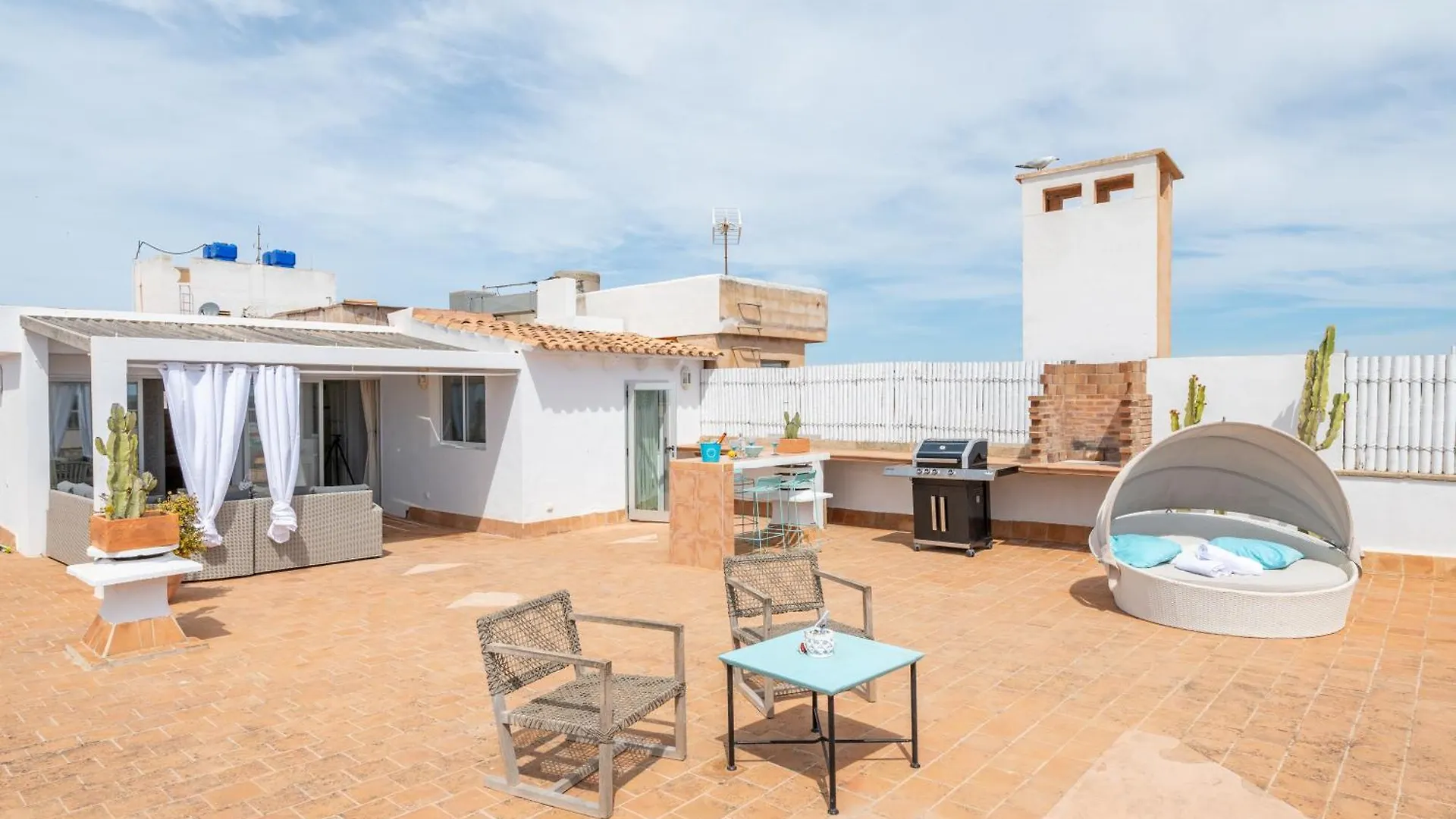Beachfront Penthouse 콜로니아 산트 호르디